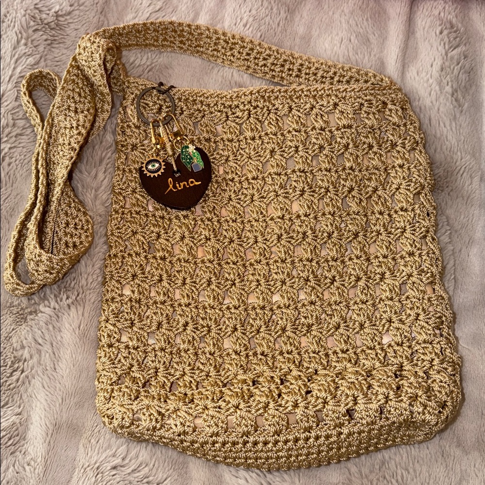 Lina Beige Crochet Straw Crossbody Bag with Wooden Heart Charm